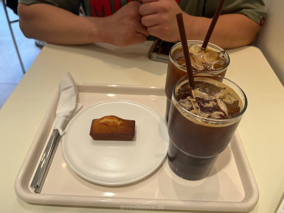 판교 카페 파티셰리베베 통창 초록 뷰에 바삭한 휘낭시에 사진 14