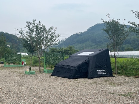 충북 옥천 프라이빗 캠핑장 에메랄드힐링캠핑관광농원 / 개별 화장실 샤워실 사진 23