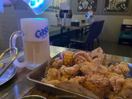 무지개맥주 수원역점 / 수원역 맛집 맥주집 술집 추천 / 콘소메치킨 & 사진 24