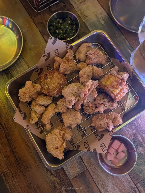 무지개맥주 수원역점 / 수원역 맛집 맥주집 술집 추천 / 콘소메치킨 & 사진 20