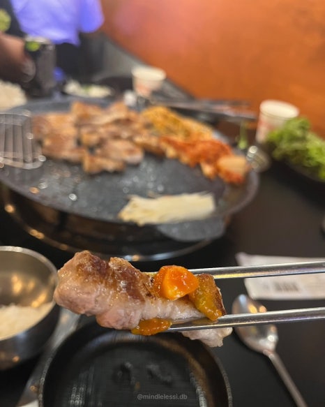 수원역 삼겹살 맛집 987솥뚜껑삼겹살 | 미친 가성비에 저온숙성 통삼겹 사진 15