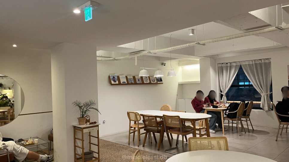 아주대 카페 온앤온 :: 팥 폭탄 팥빙수 :: 아주대 카공 넓은 카페 사진 5