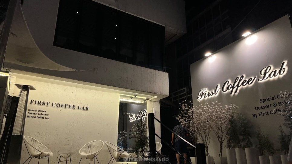 강남역 늦게까지 하는 카페 | 새벽 1시까지 하는 퍼스트커피랩 강남점 사진 5