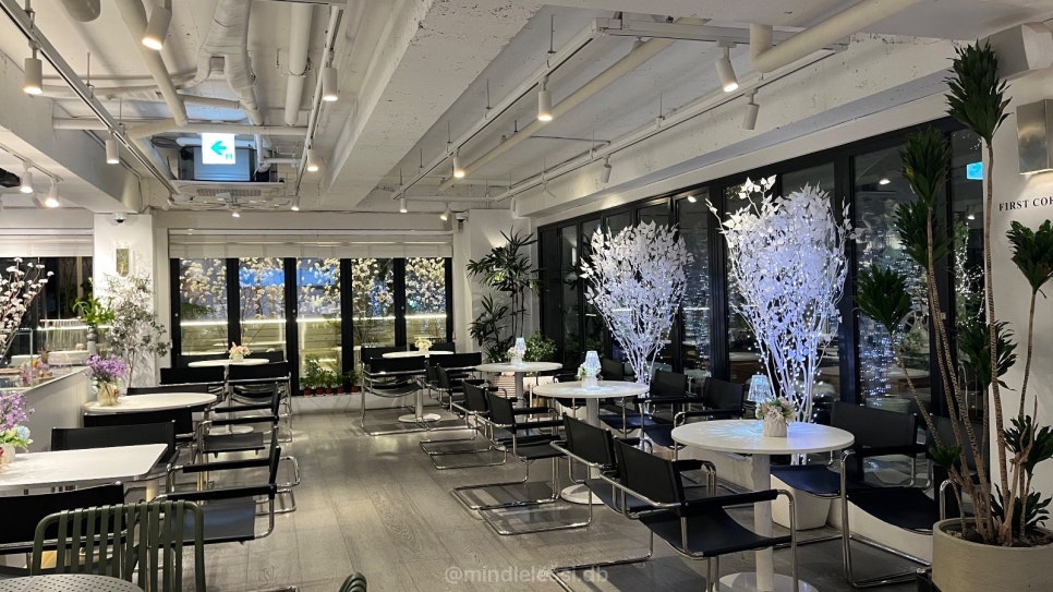 강남역 늦게까지 하는 카페 | 새벽 1시까지 하는 퍼스트커피랩 강남점 사진 13