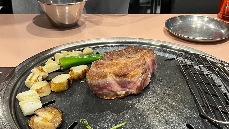 판교 맛집 돼지맨숀 고기 구워주는 집 이베리코 플루마 특수부위 후기 사진 37