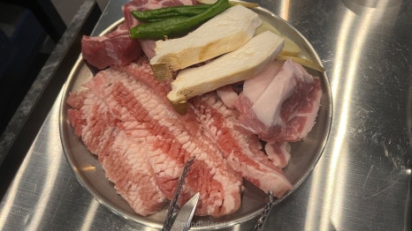 영통역 맛집 고핌 수원영통점 주차 2시간 무료 깔끔한 고깃집 한돈한판 사진 26