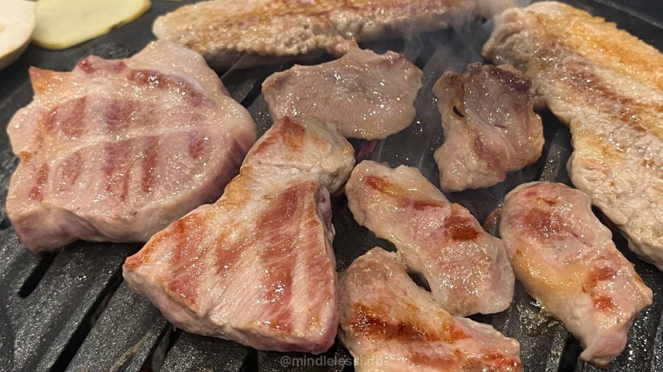 영통역 맛집 고핌 수원영통점 주차 2시간 무료 깔끔한 고깃집 한돈한판 사진 31