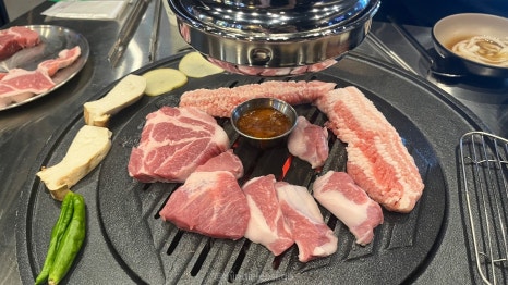 영통역 맛집 고핌 수원영통점 주차 2시간 무료 깔끔한 고깃집 한돈한판 사진 24