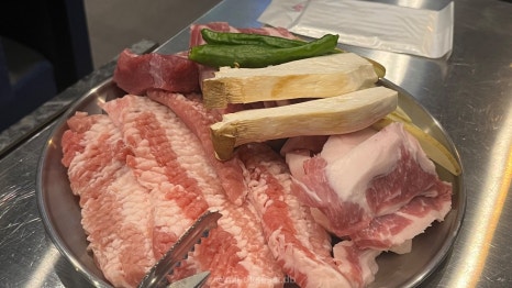 영통역 맛집 고핌 수원영통점 주차 2시간 무료 깔끔한 고깃집 한돈한판 사진 25